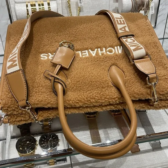 Michael Kors Medium SHEARLING MIRELLA Tote
Shoulder Bag 
Deer Multi
NWT - Picture 6 of 16